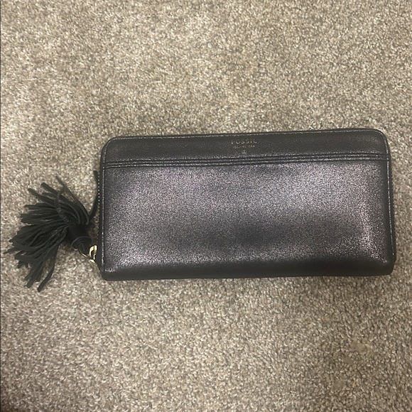 Fossil Shimmering Black Wallet with Tassel - Picture 1 of 2